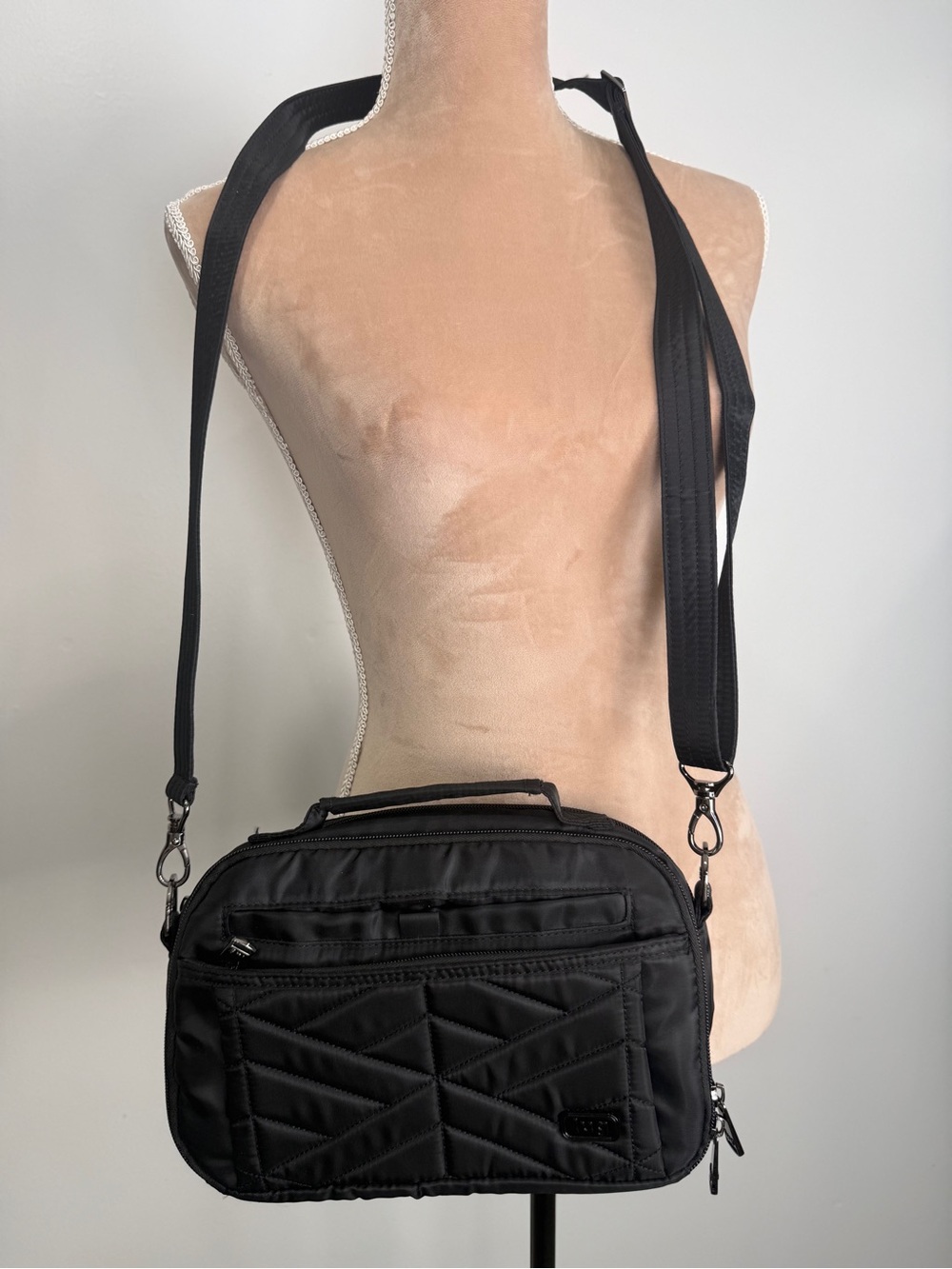 lug Scoop Black Quilted Crossbody Messenger Bag RFID Wallet Organizer Purse